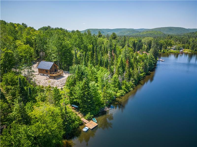 LE-CHALET-DU-LAC-BÉLANGER | Chalet à louer bord de l'eau avec spa Mauricie