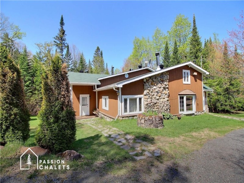 * PASSION CHALETS * | LUCY | POOL TABLE - WHIRLPOOL BATH - GAZEBO - FIREPLACES