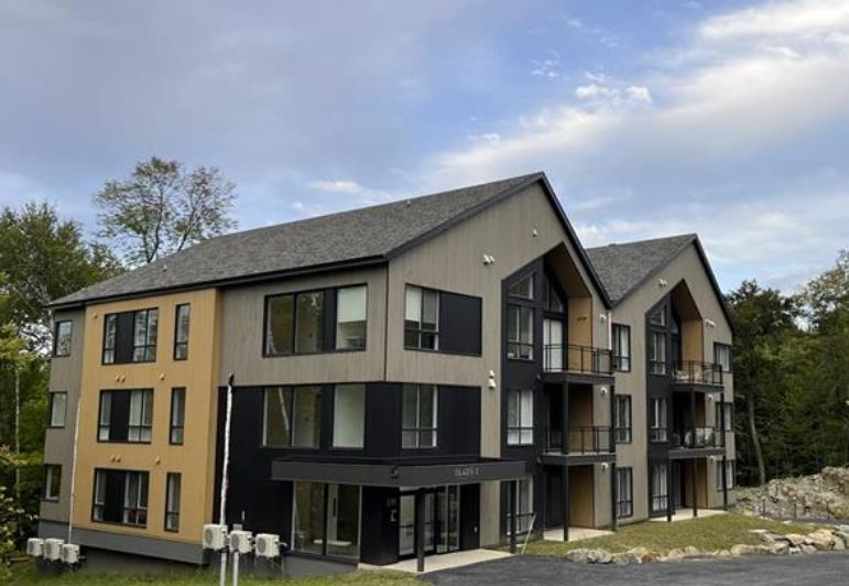 Condo for rent on the mountain at Owl's Head - 5 min. from the golf Club