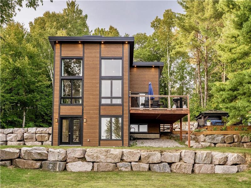 Mimozä: Contemporary, Beach & Hot Tub