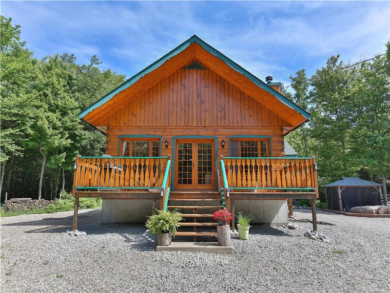 Chalet Le Crépuscule, avec SPA et 80 acres de forêt!
