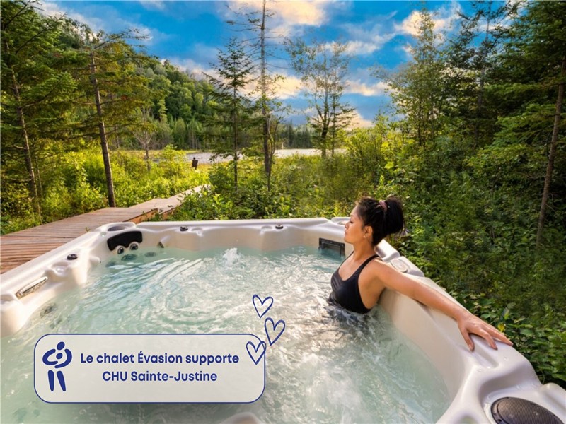 PASSION CHALETS | ÉVASION | SPA - SKI VAL ST-CÔME - LAKE - CLIMBING WALL - KARAOKE - FIREPLACE