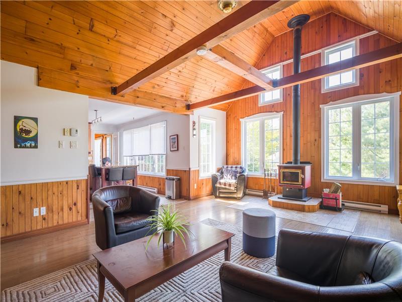 Le rocher- Chalet 4 chambres, 2 salles de bain, Spa, 3 min pistes de ski et plages publiques