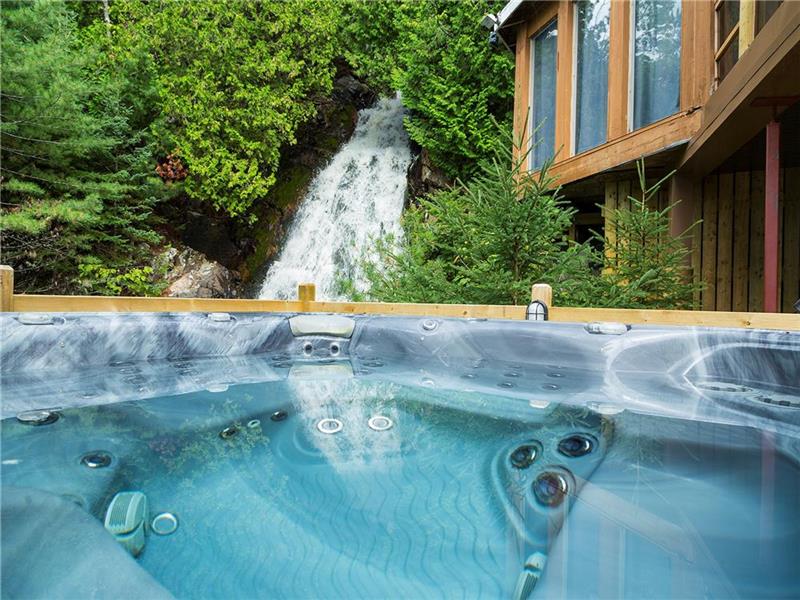 CHU-35 (A charming little waterfall to go with the spa)