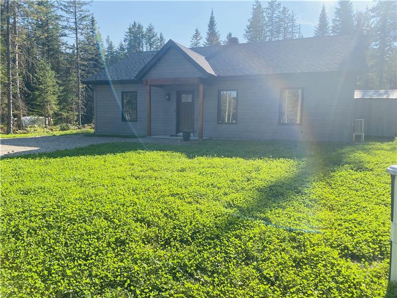 Getaway to Saint-Alexis-des-Monts SPA- INDOOR FIREPLACE-SNOWMOBILE-FISHING