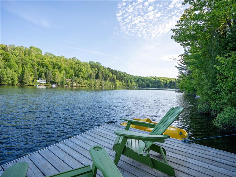 Le Petit Douillet perché sur le lac