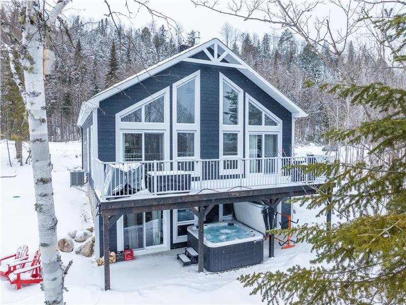 PASSION CHALETS | LANIAKEA | SPA - LAKE ACCESS - GAME TABLES - ARCADES - JUKEBOX - FIREPLACES - SKI