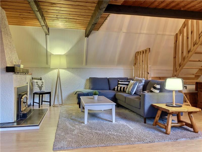 Chalet, Chéribourg des Merisiers, Orford, Estrie, SPA, backing Mont Orford national park