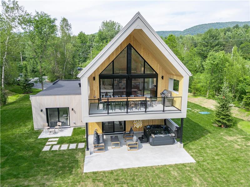 Le Østa | Chalet Scandinave| Spa | 7 minutes de Bromont |