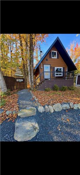 Le Mini chalet suisse du Lac-Etchemin, *Souper fondue autonome inclus et spa en forêt sans voisin