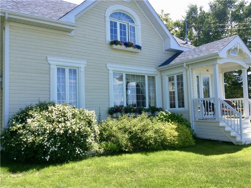 NOUVEAUTÉ! - Maison d'été à Ste-Luce sur Mer - Ici la vie est belle!