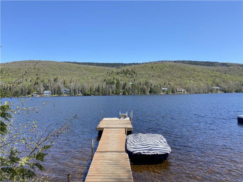 Chalet Le Coquin _ bord de l'eau St-Donat