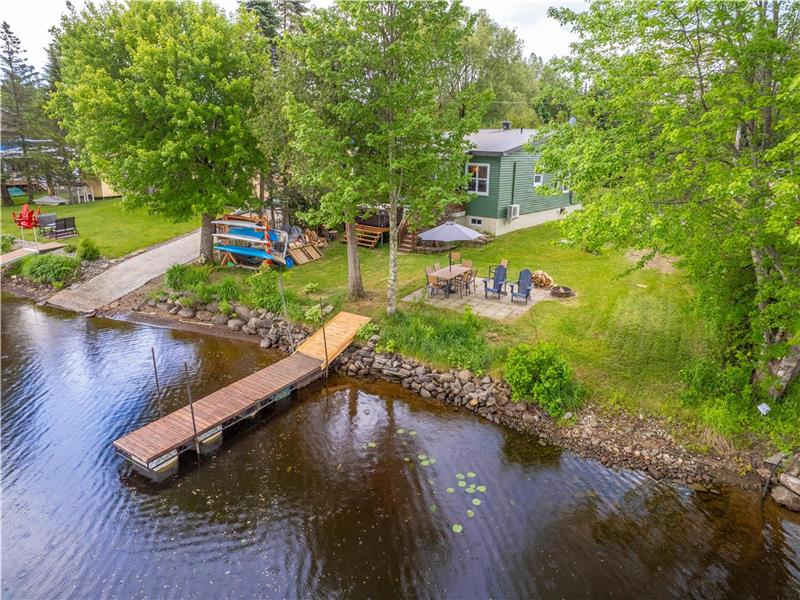 Le Quaitude – Un chalet paisible au bord de l'eau, avec spa privé