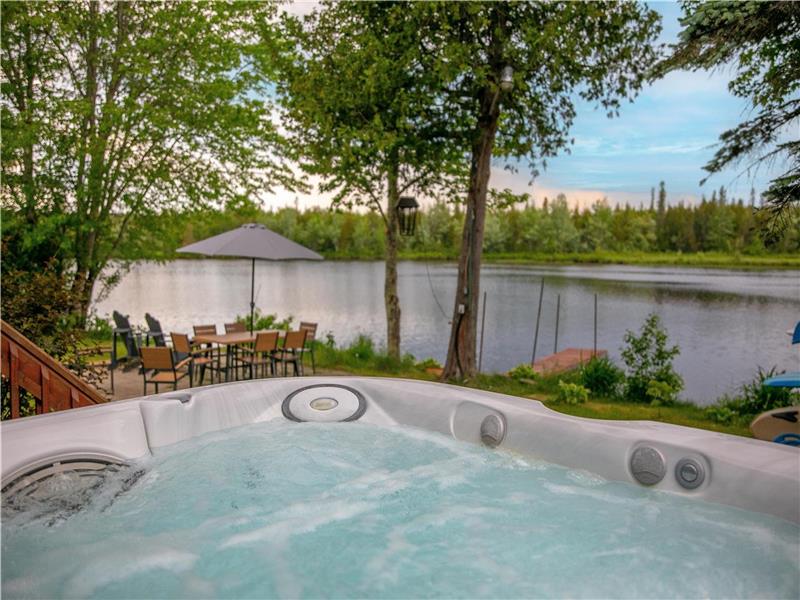 Le Quaitude - Chalet bord de l'eau avec spa