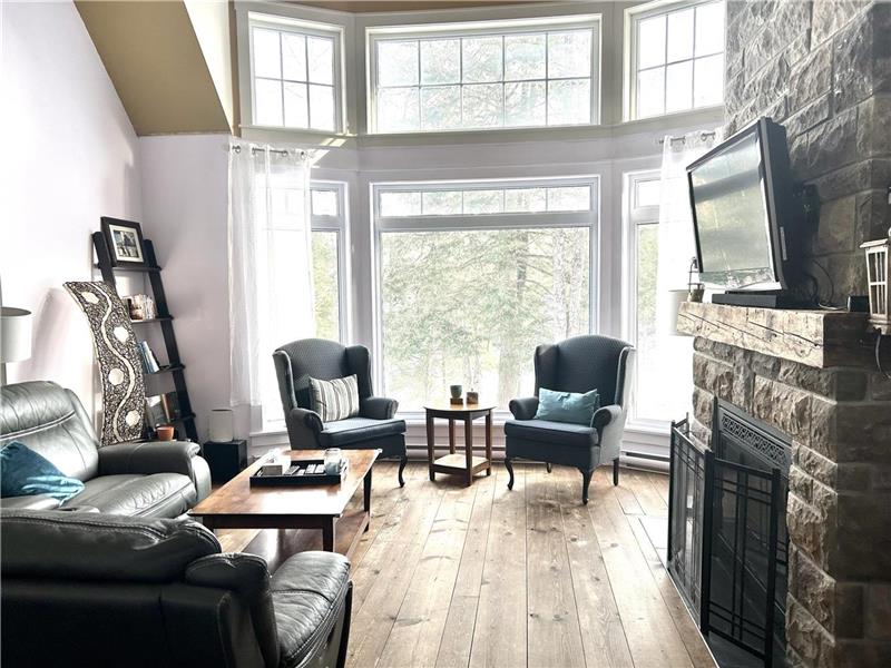 Charming cottage, on the Memphrémagog shore