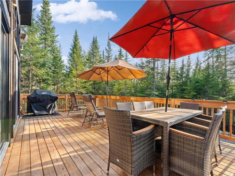 Val Amico | Peaceful chalet with private spa, nature & lake access, Mont-Tremblant