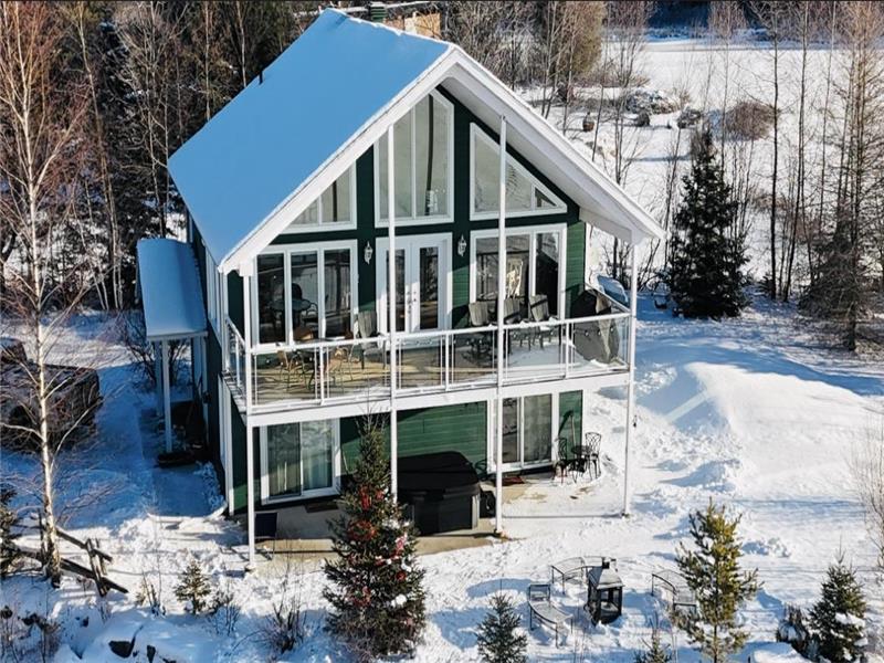 Le Chalet sur la Plage – plage de sable privée, spa & vues à couper le souffle