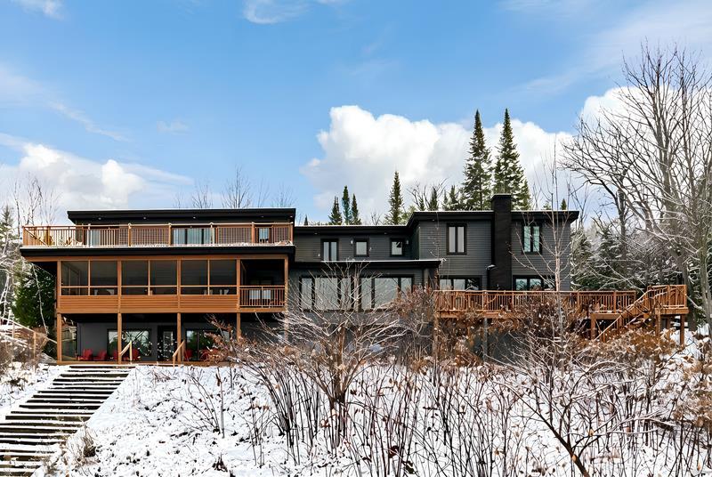 Villa 1 – Chaletswow,com – INDOOR POOL, SPA, SAUNA, GYM, DOCK, BOATS, BILLIARDS, ARCADE GAMES…