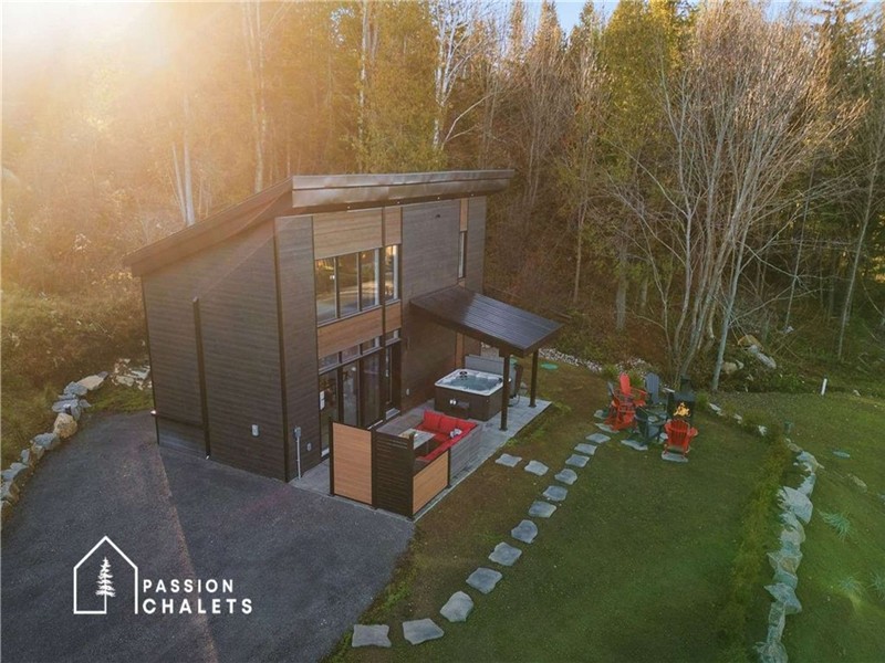 * PASSION CHALETS * | LE LONG HORN | SPA - SKI VAL ST-CÔME - GRANDE FENESTRATION - MODERNE - CONFORT