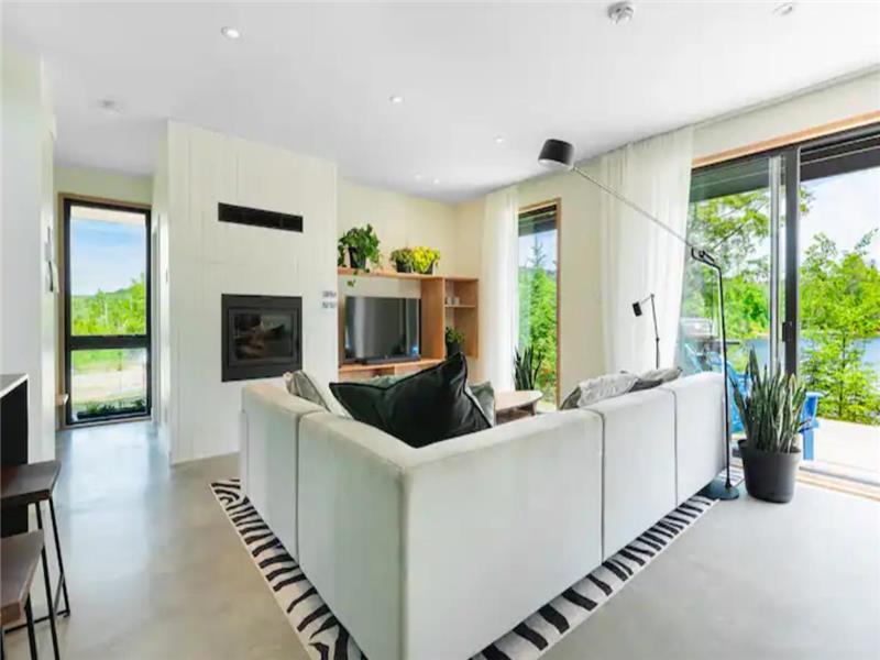 Chalet Luxueux Aube - Bord de l'eau, Spa, Foyer !