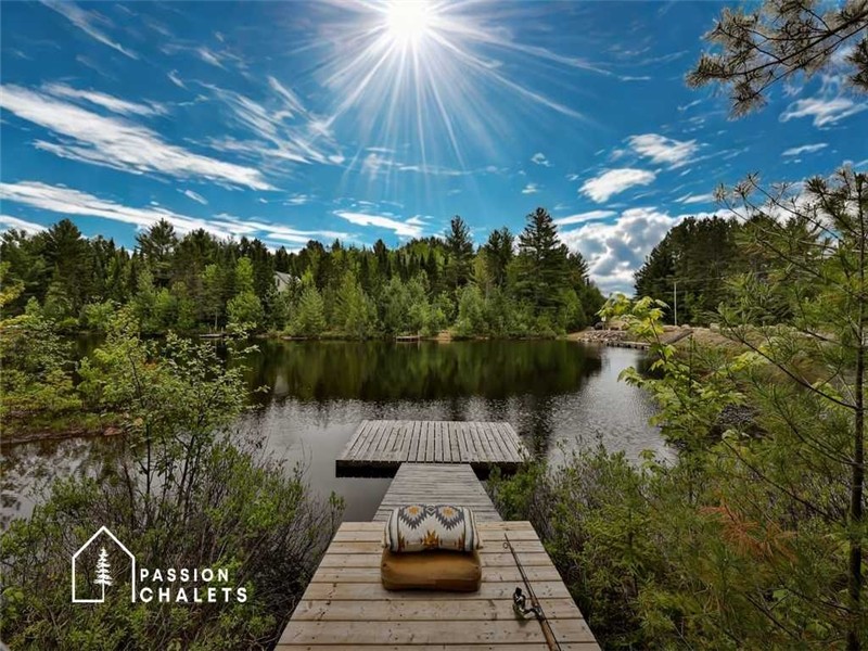 * PASSION CHALETS * | LE CHARLOIS | SPA - SKI - BILLIARDS - LAKEFRONT - FIREPLACES - MODERN - PETS