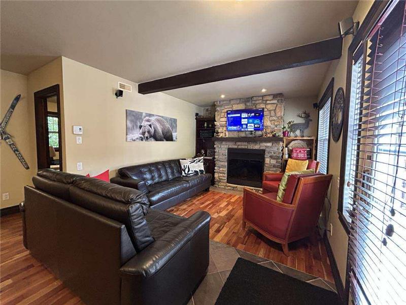 Escapade: 5-minutes to the Village