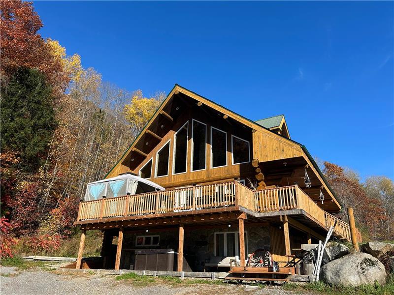 Casa Madera Chalet - 11 acre retreat w/spa