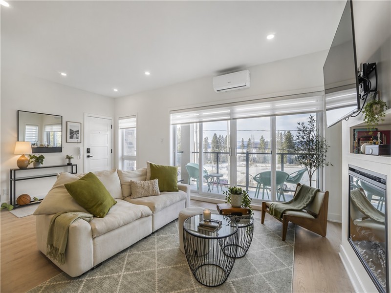 VASTE CONDO , EMPLACEMENT IDÉAL