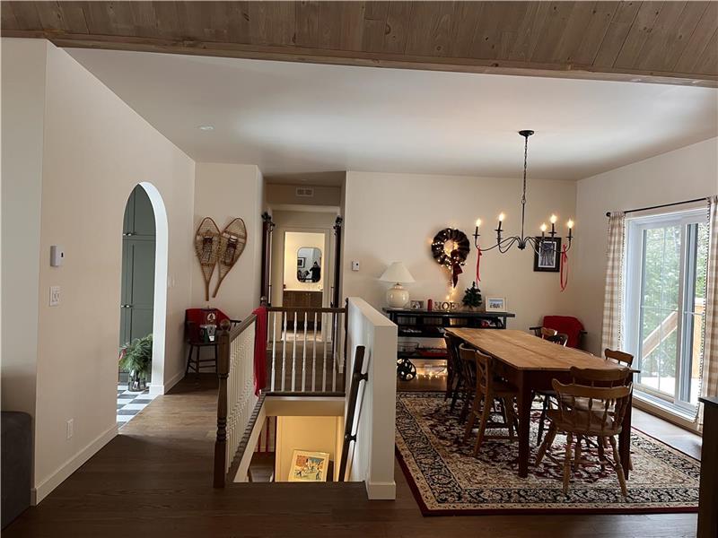 Maison neuve et chaleureuse