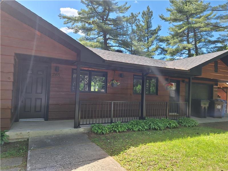 Le refuge du lac rouge