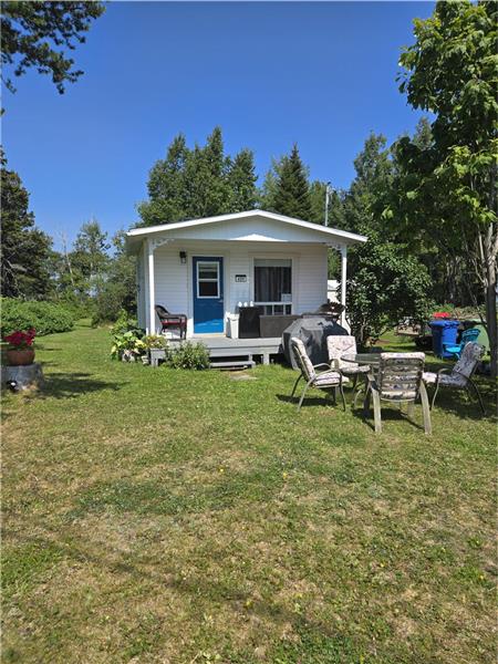 Chalet Grosses-Roches 481 rte 132 Est