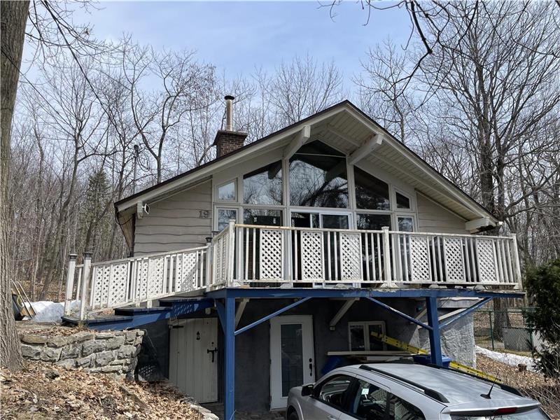 Swiss-Style Chalet with River View and Private Beach, Sainte-Pétronille, Île d'Orléans (monthly)