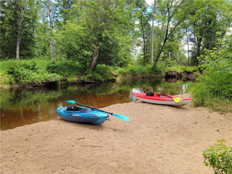 * PASSION CHALETS * | LE LOUISIANE | RIVER ACCESS - BEACH - WATERCRAFT $ - SPA - VERANDA - FIREPLACE