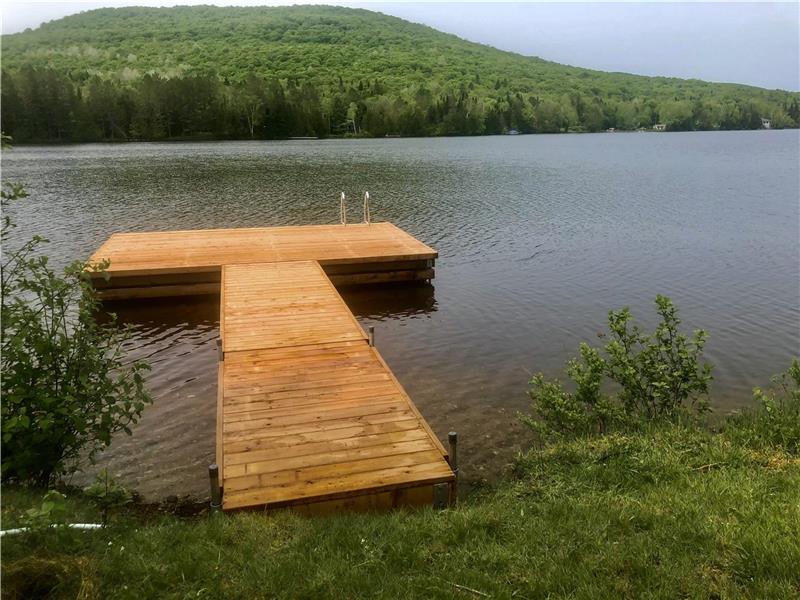 SULIME GEM IN FRONT LAKE CHALET