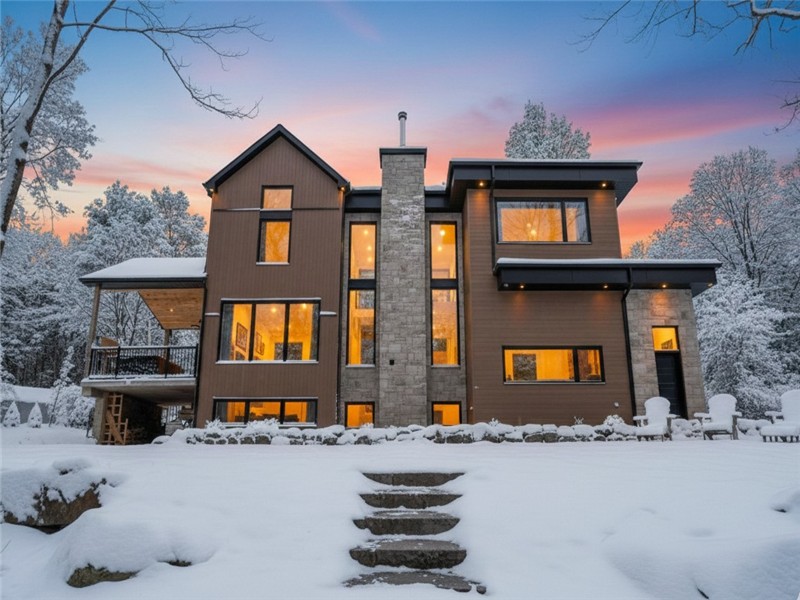 Spa, Billard, Accès au Lac | Le 515 Beaulac