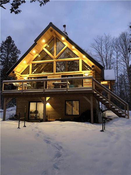 Quiet lakeside, OFF-GRID cottage