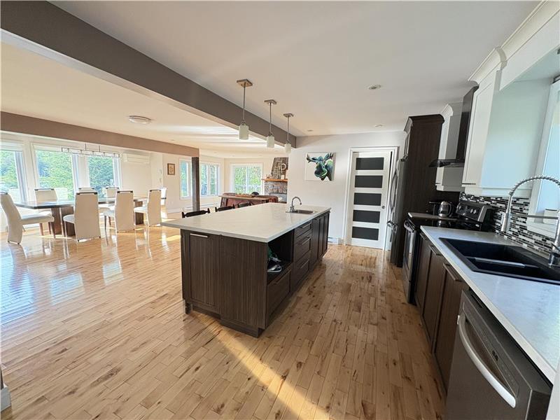 Cozy Cabin with Lake Access & Ski Nearby (min 4 mois)