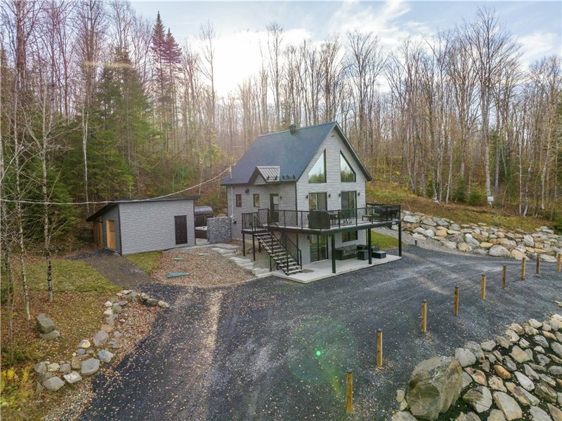 Spa, Sauna, Lake and Pool table | The Dorchester