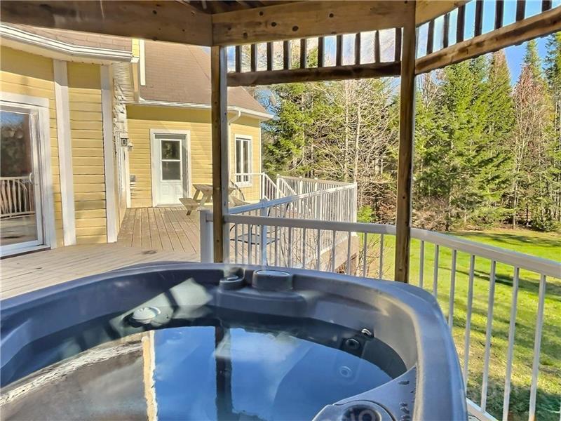 Chalet privé au bord du lac avec spa – 4 chambres – 12 personnes - SL