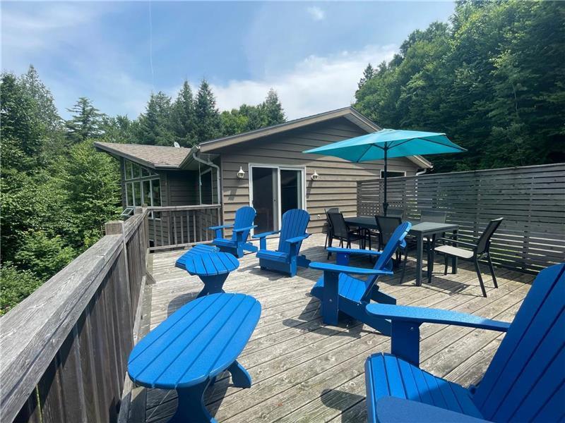 Magnifique chalet laurentien sur un grand lac immaculé sans bateau à moteur.