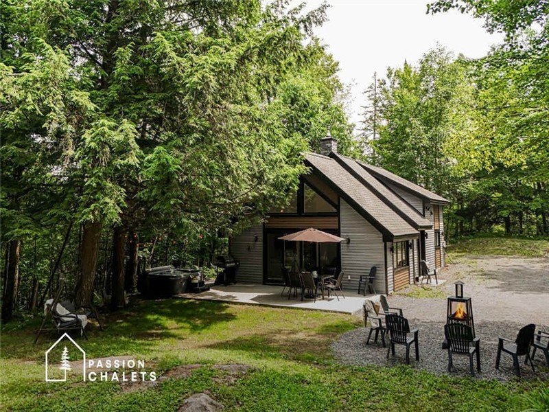 * PASSION CHALETS * | LE CHEVREUIL | SPA - FOYERS - BBQ - TOUT ÉQUIPÉ - MODERNE - DÉTENTE -PLEIN AIR