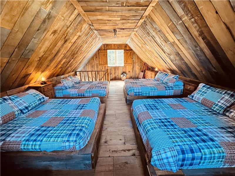 Le Nordet ~ Style Unique — Bord de l'eau privé quai, foyer, Nature & SKI Tremblant