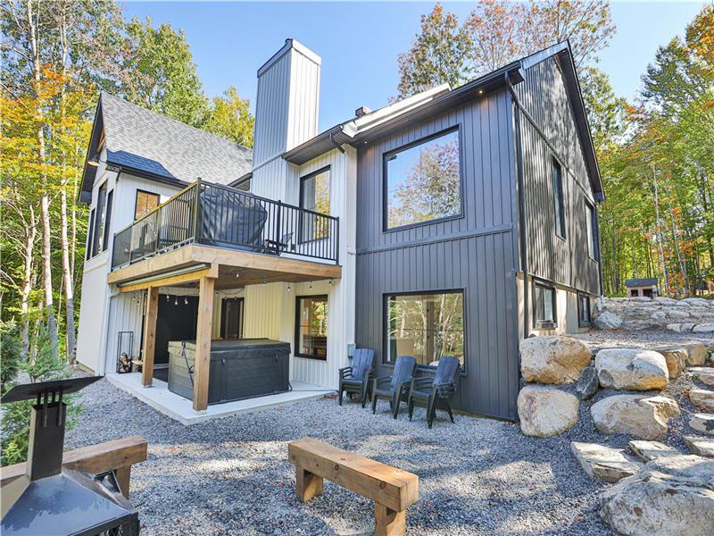 Chalet Le Strom Chertsey, Spa, Nature et Confort