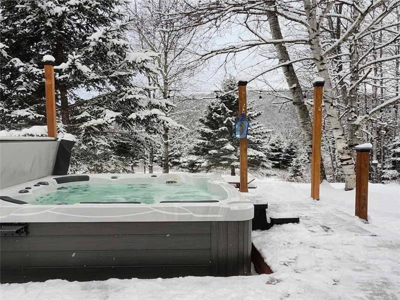 * PASSION CHALETS * | LODGE NAKAMO | LOG CABIN - DIRECT SNOWMOBILE ACCESS - SPA - BBQ - FIREPLACES