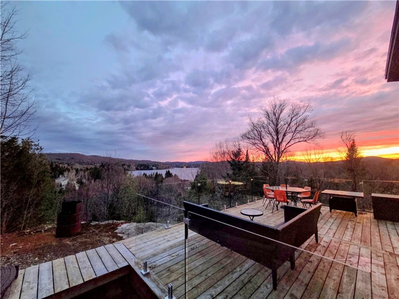 Chalet Scandinave Laurentides avec Jacuzzi et Lac