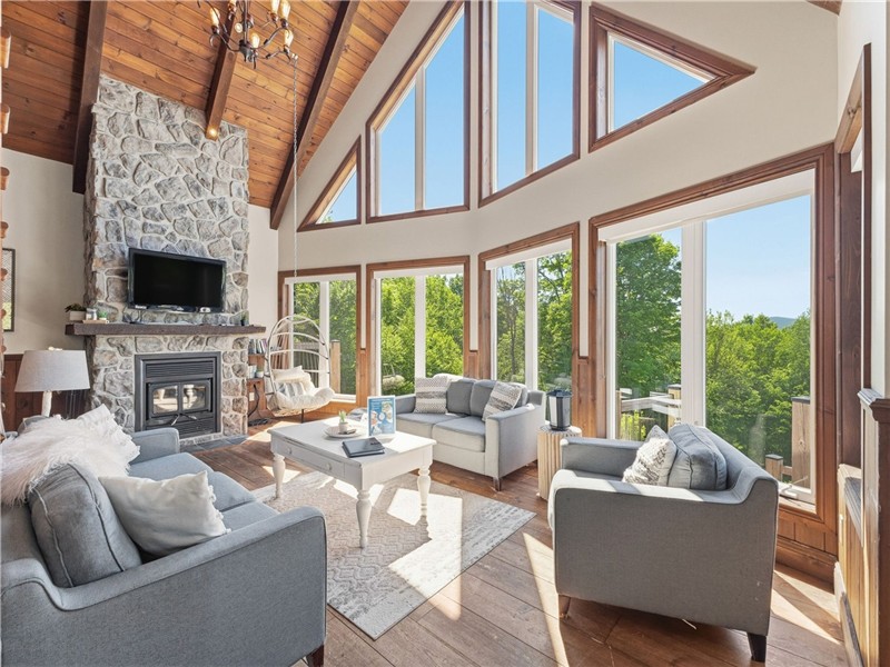 Vue exceptionnelle sur Mont-Tremblant, SPA, SAUNA, BILLARD Au Sommet des rêves