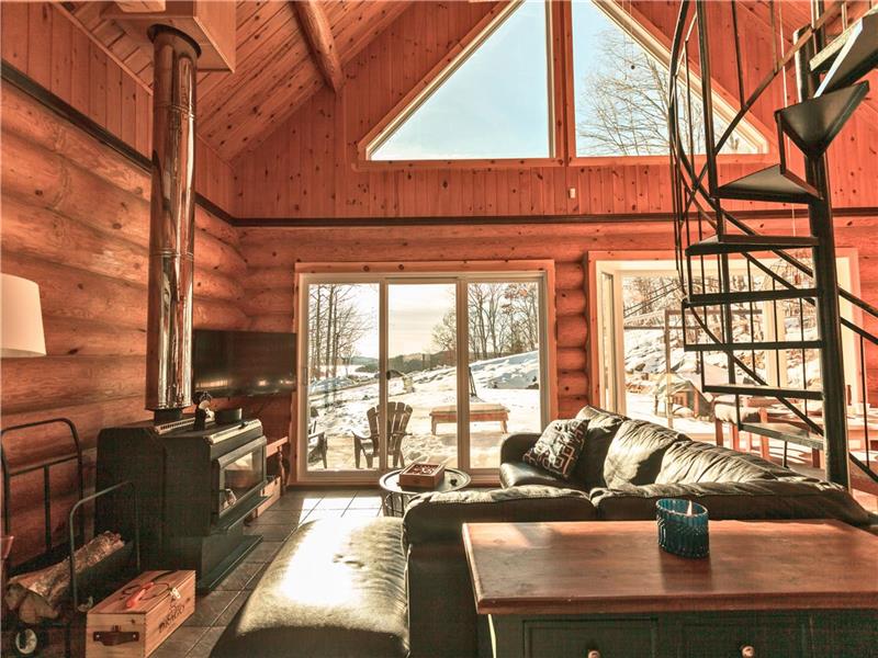 *PASSION CHALETS* | LES DOMAINES CACHÉS | LAKE ACCESS - LOG CABIN - BBQ - SPA - FIREPLACES - GAZEBO