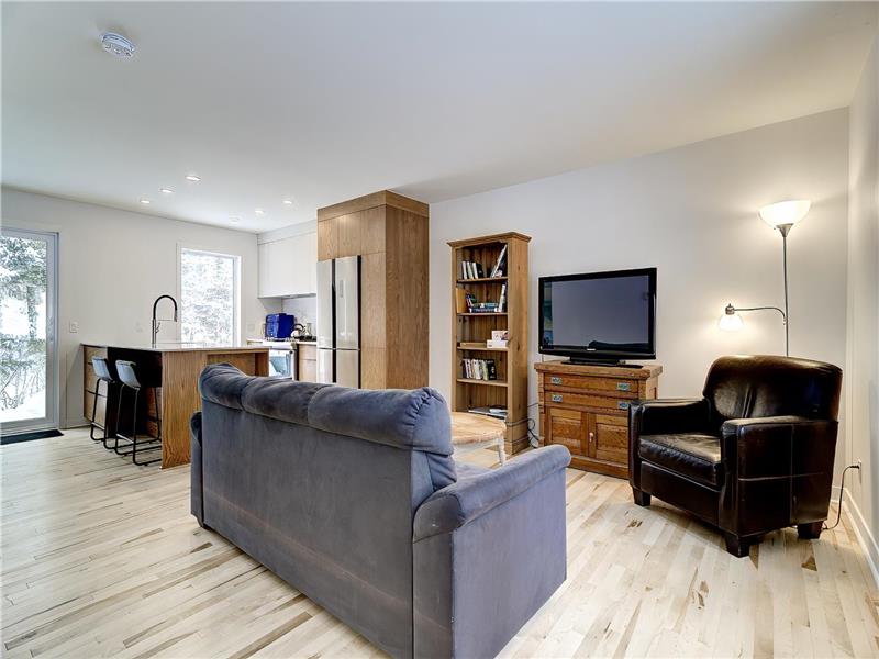 RENOVATED TOWNHOUSE IN THE HEART OF VAL-DAVID - MONTHLY RENTAL