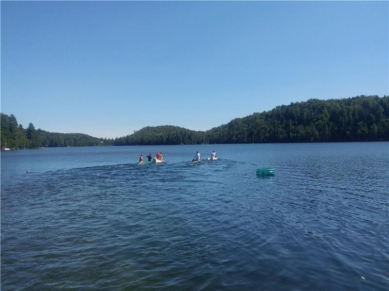 Rustic lakeside Paradise with Spa and watercraft