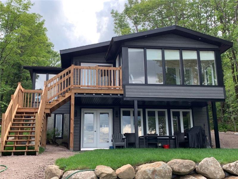 Chalet for rent on Lac Sept Îles in Saint-Raymond (3469 Sur le Lac) with Spa
